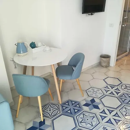 فندق مبيت وإفطار Torre Elisea مينوري